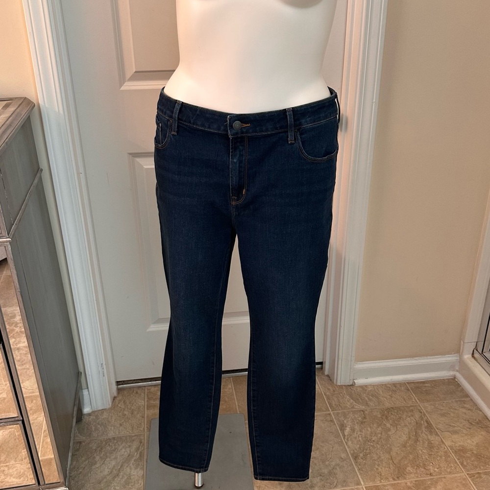 Old navy. Pop icon skinny jeans. Size 18 jeans. Skinny jeans. Dark wash jeans.